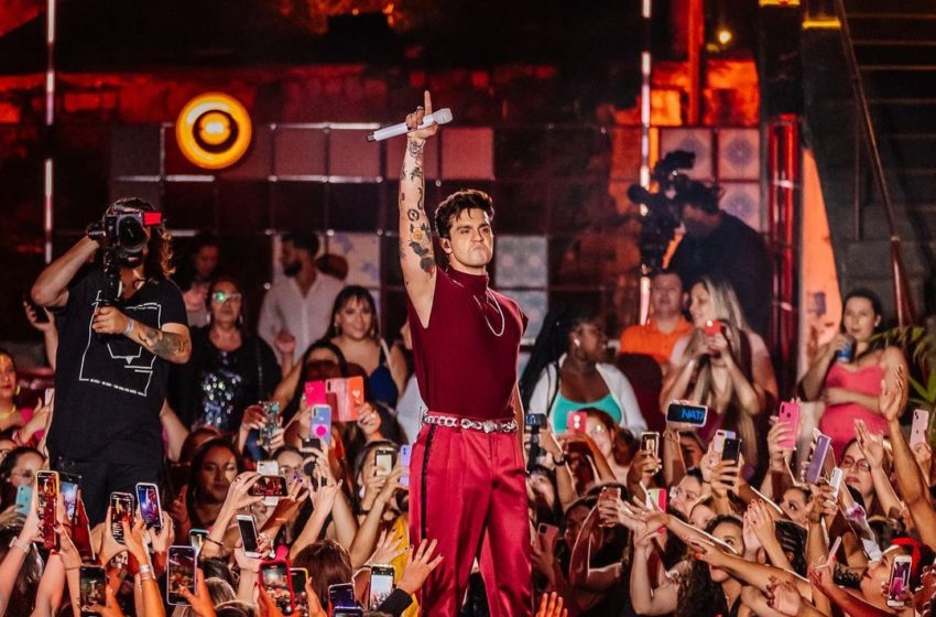  Luan Santana traz turnê “Luan City” para Santa Catarina