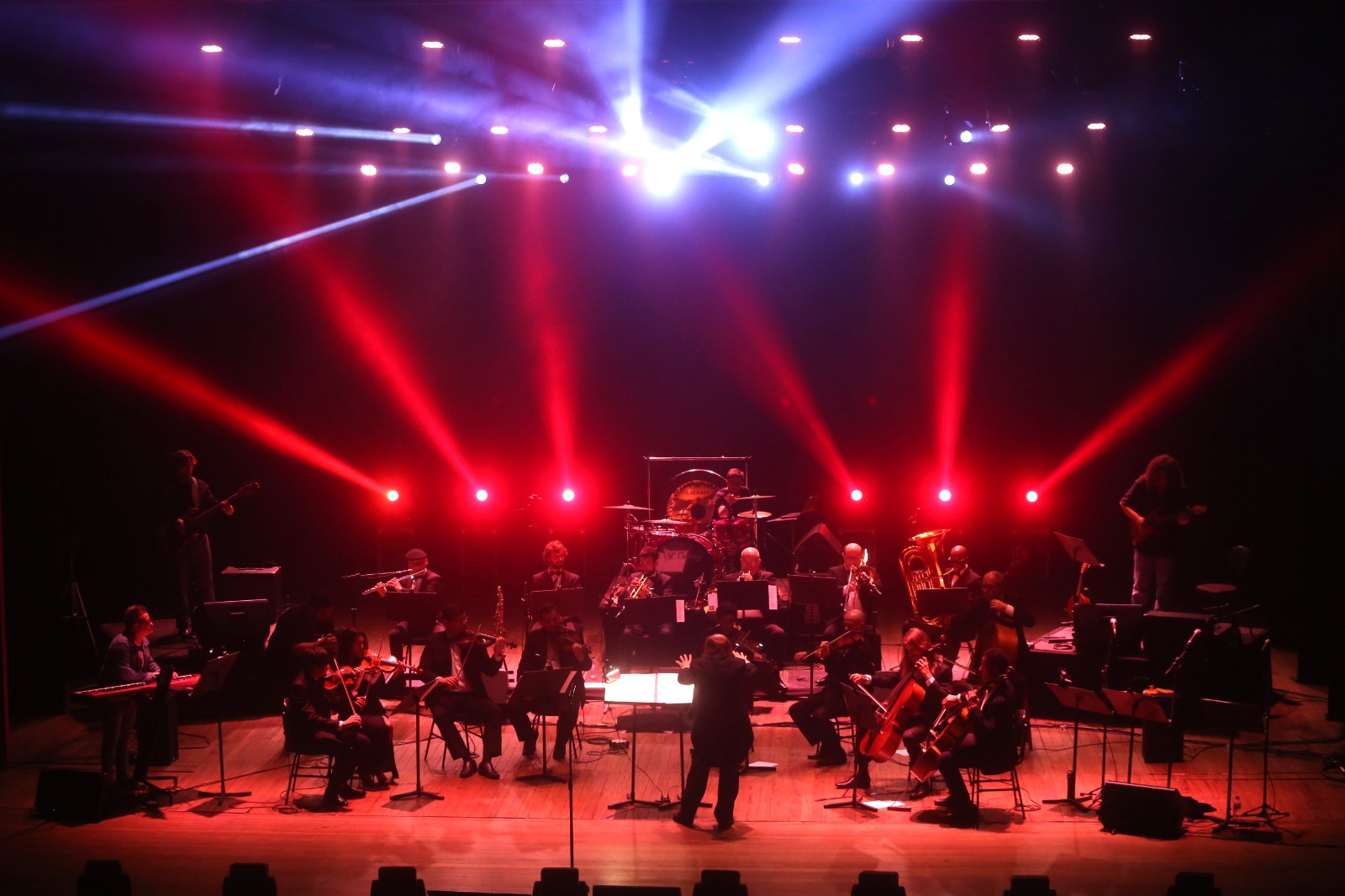 Orquestra Sinfônica de SC homenageia a banda The Beatles em Florianópolis (6)